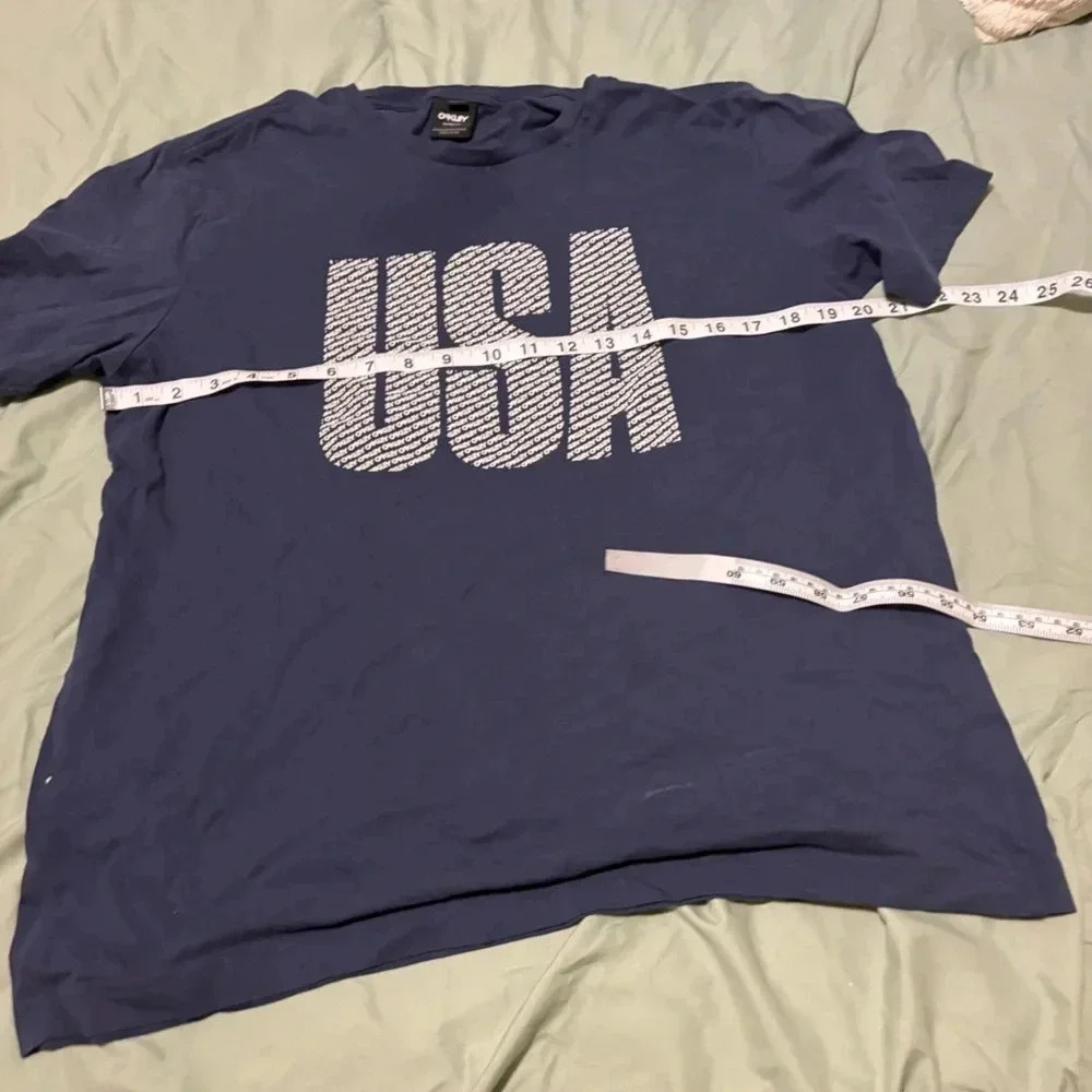 Oakley USA T-Shirt size Large. Gently worn - Picture 3 of 9
